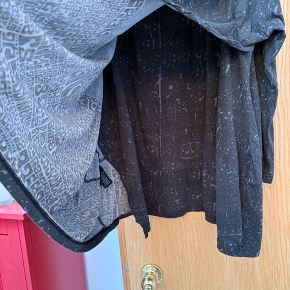 Rundholz Tunic! Medium but Roomy but tailored too! Patterned, Comfy, - Picture 5 of 5